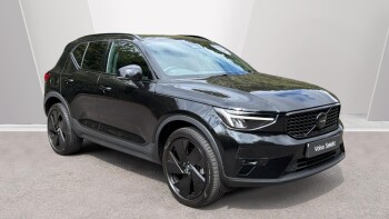 Volvo XC40 2.0 B4P Plus Black Edition 5dr Auto Petrol Estate